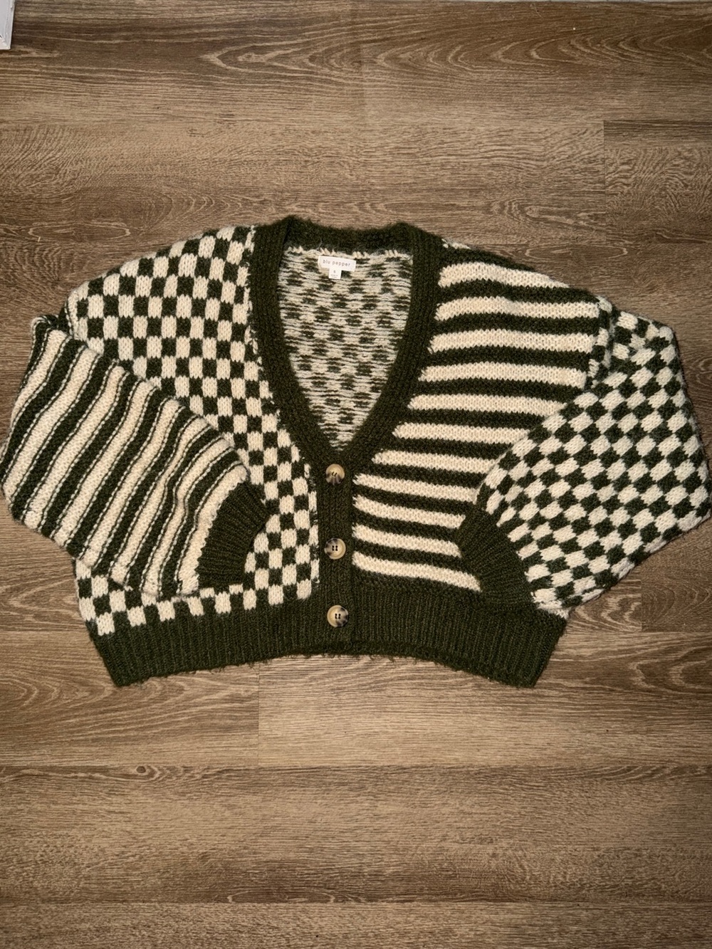 Blu Pepper Green & Cream Mixed-Pattern V-Neck Cardigan